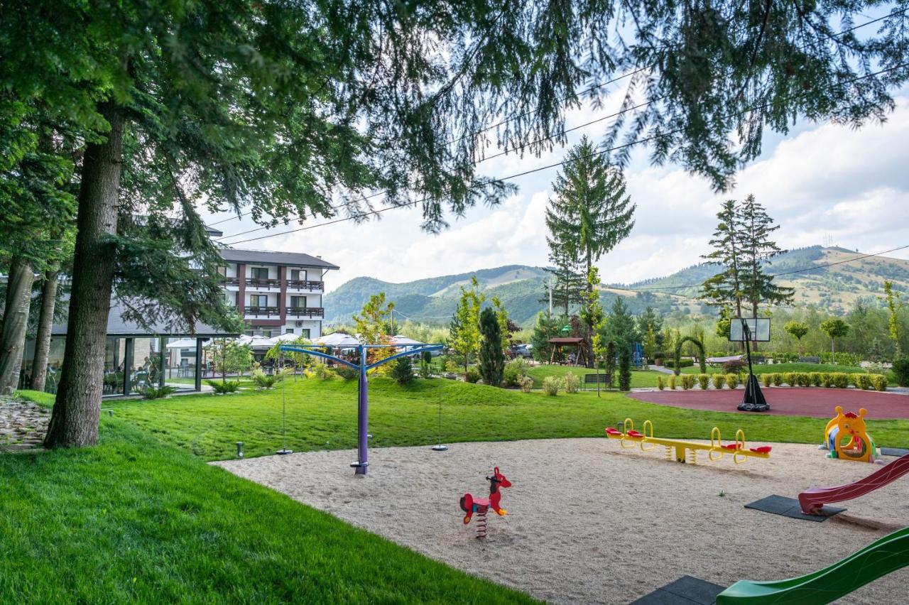 Piatra Pinului Ski & Spa Hotel Gura Humorului Bagian luar foto